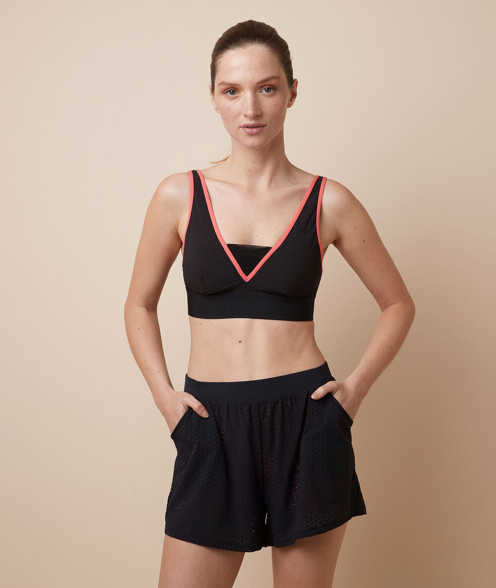 Short de training noir.