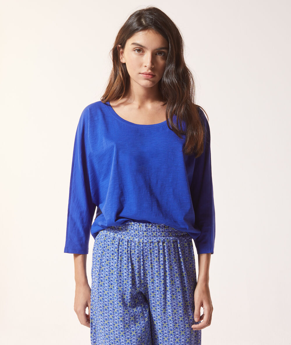 Top manches longues bleu.