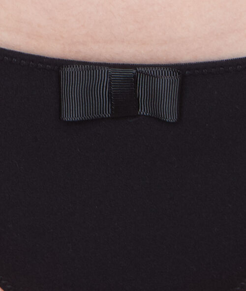 Culotte dentelle et microfibre noir.
