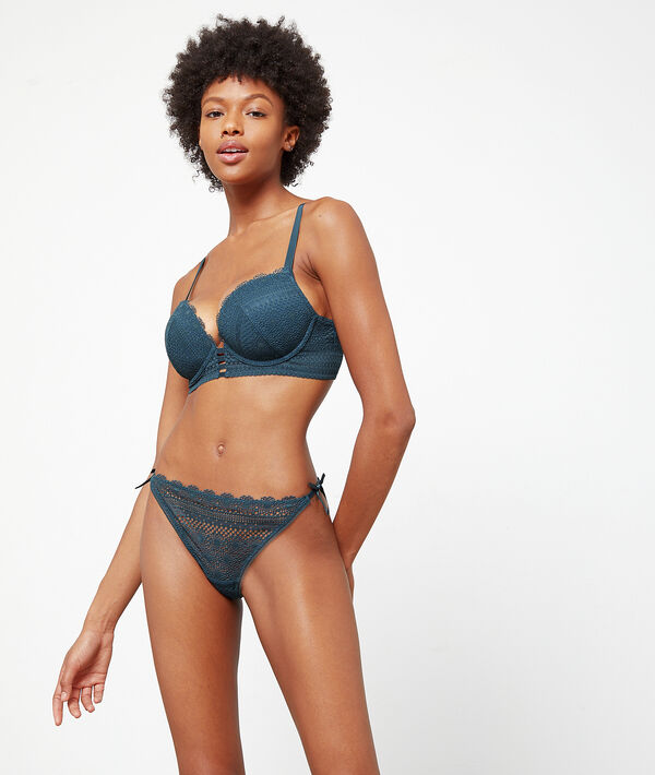 Tanga en dentelle fleurie, noué aux hanches Tanga en dentelle fleurie, noué aux hanches