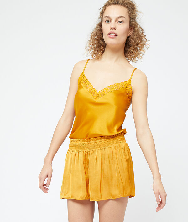 Short satiné plissé taille smockée Short satiné plissé taille smockée;${refinementColor}