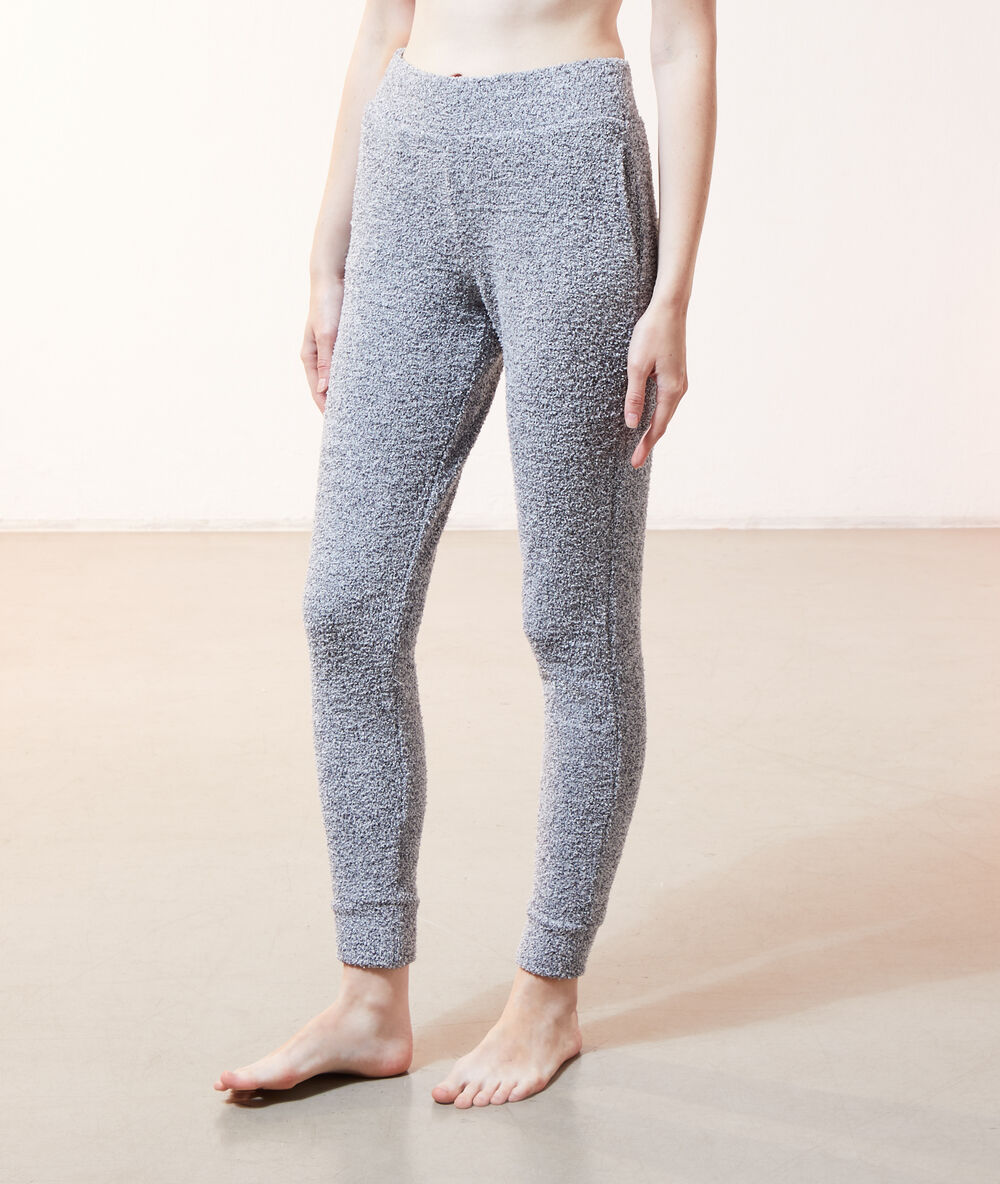 Pantalon homewear gris.
