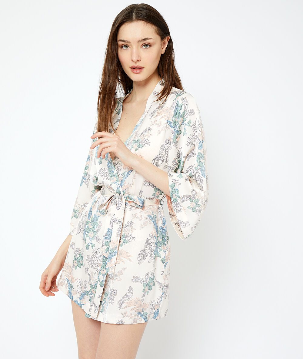 Kimono imprimé végétal imp fond blanc.