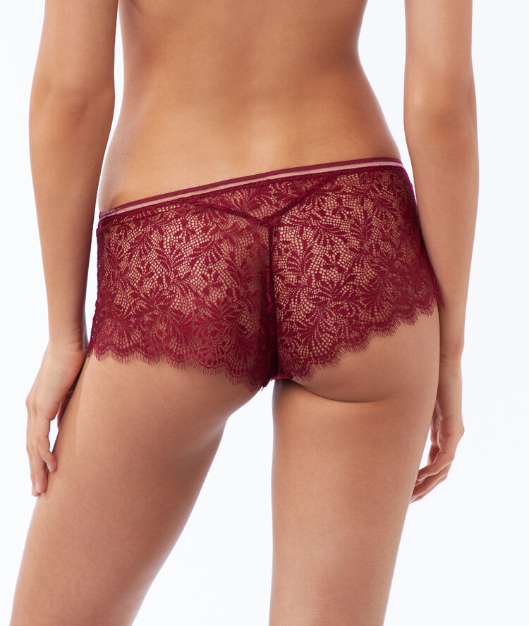 Shorty en dentelle délicate bordeaux grenat.