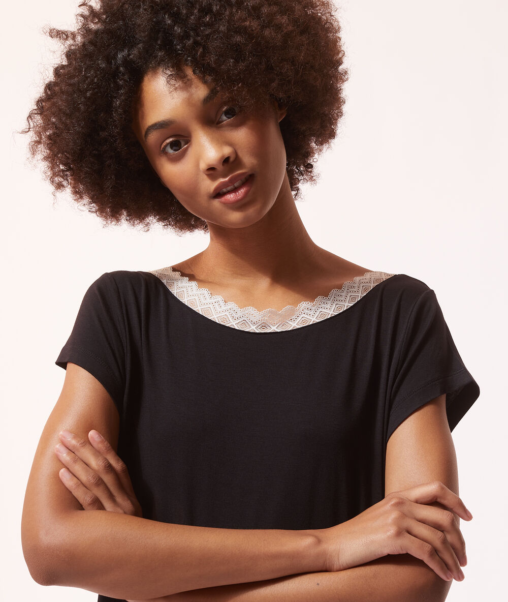Chemise de nuit bas dentelle noir.
