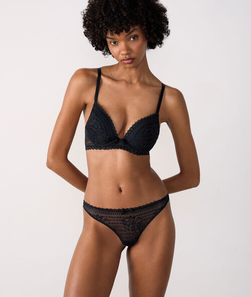 Tanga dentelle noir.