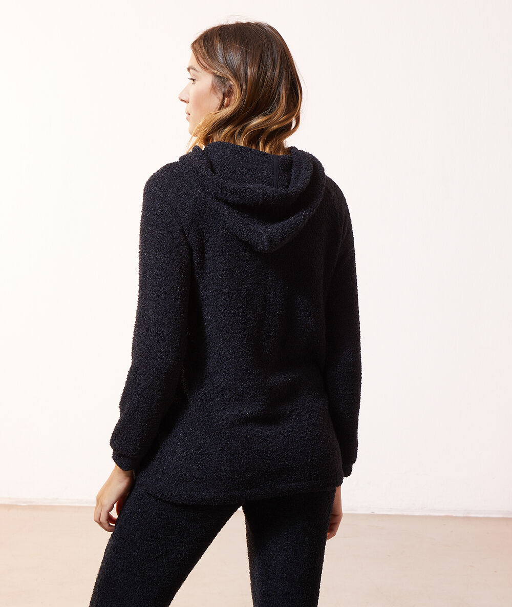 Sweatshirt en peluche noir.