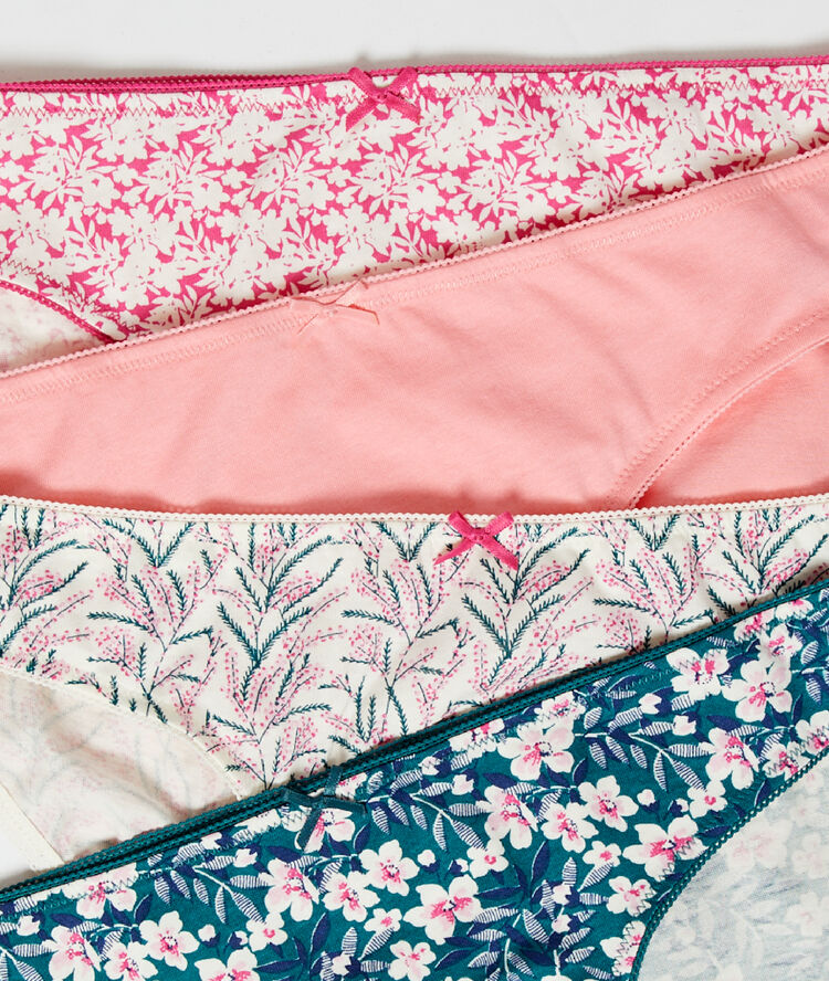 Lot de 4 culottes rose.