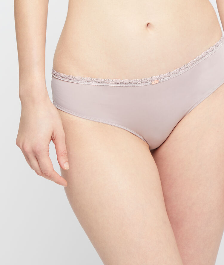 Hipster dentelle et mircofibre taupe.