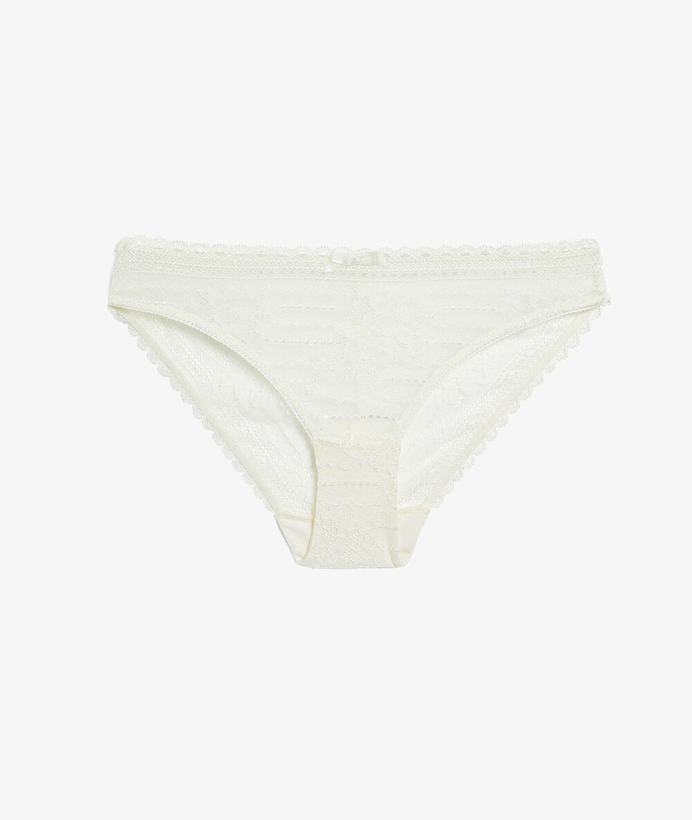 Culotte en dentelle ecru.
