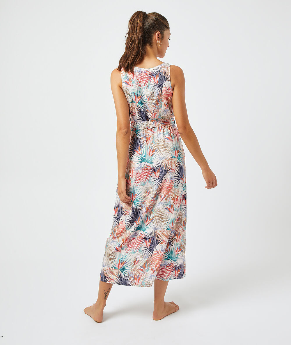 Robe longue imprimée multicolore.