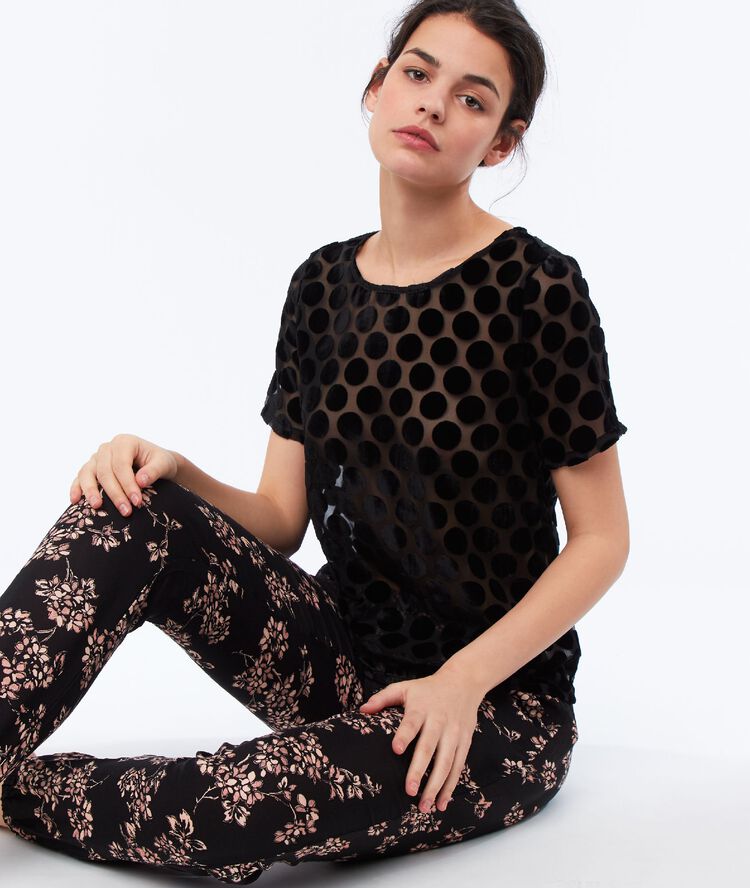 Pantalon satin noir.