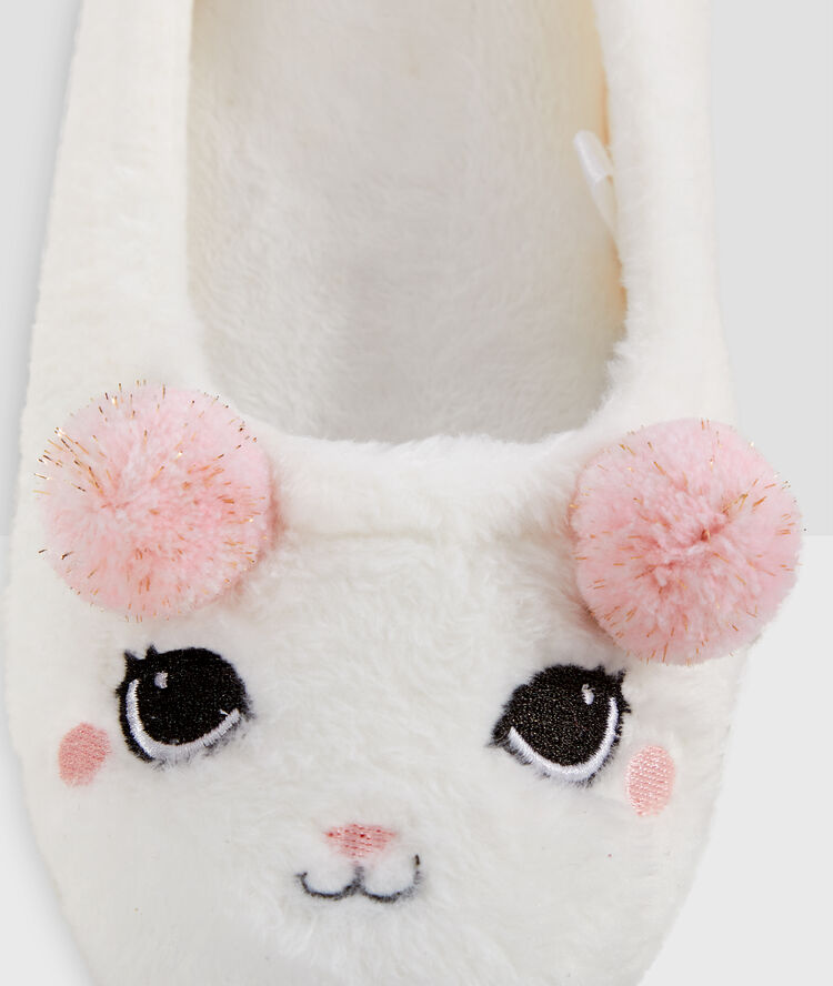 Chaussons ballerines ecru.