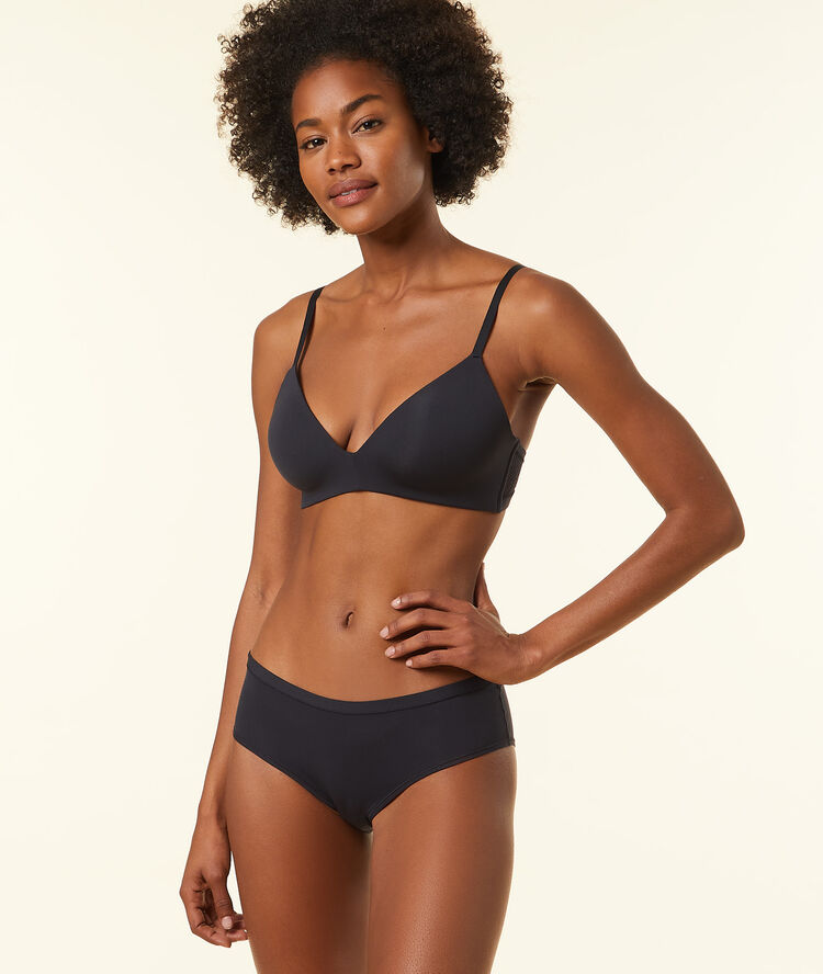 Soutien-gorge coques fines sans armatures noir.
