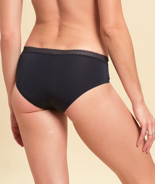 Shorty micro et dentelle noir.