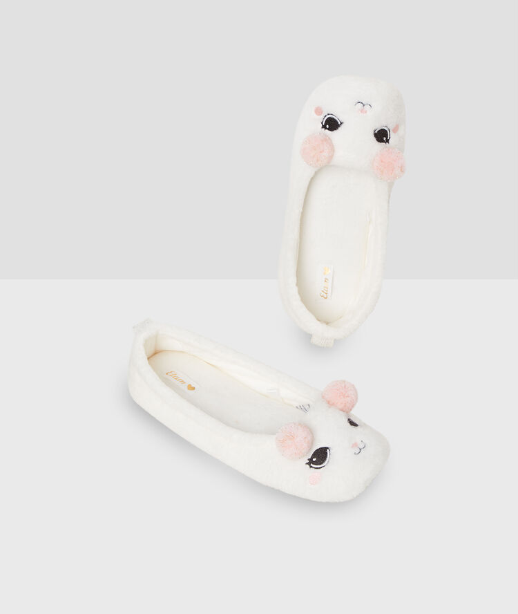 Chaussons ballerines ecru.