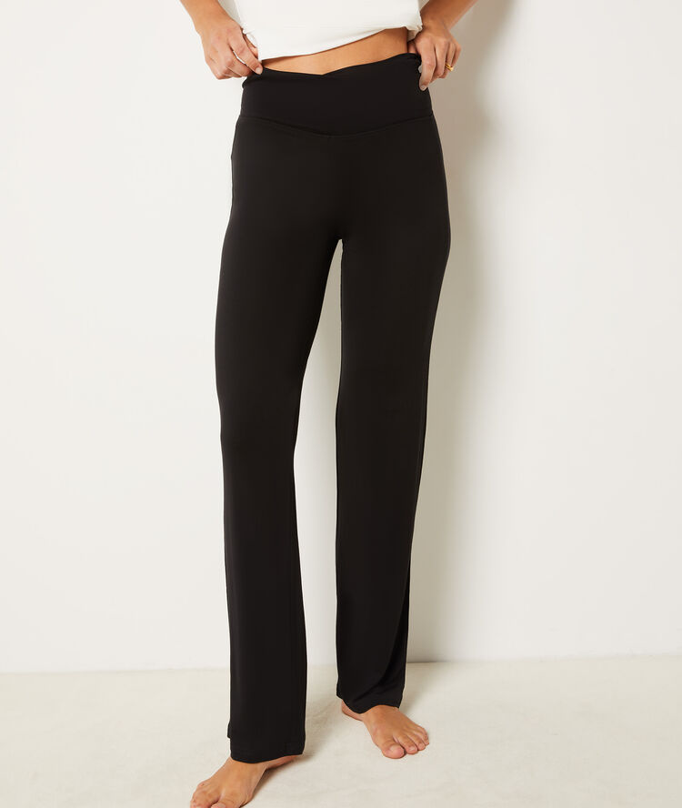Pantalon fluide taille haute noir.